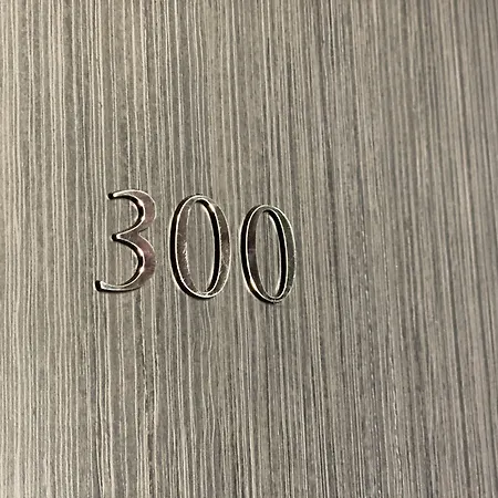 Majestic מלון נים