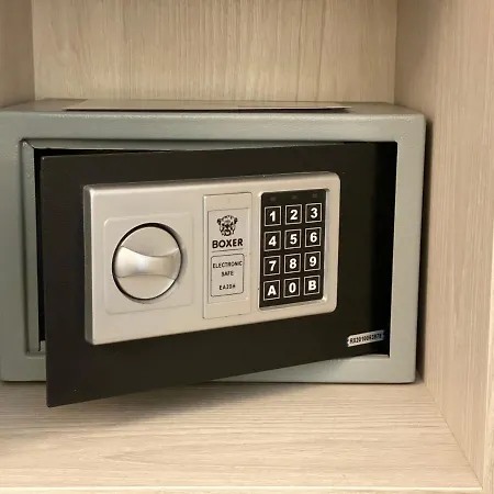 Majestic מלון 3*