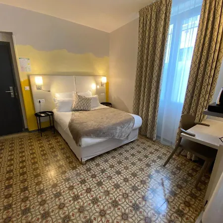 Majestic מלון נים